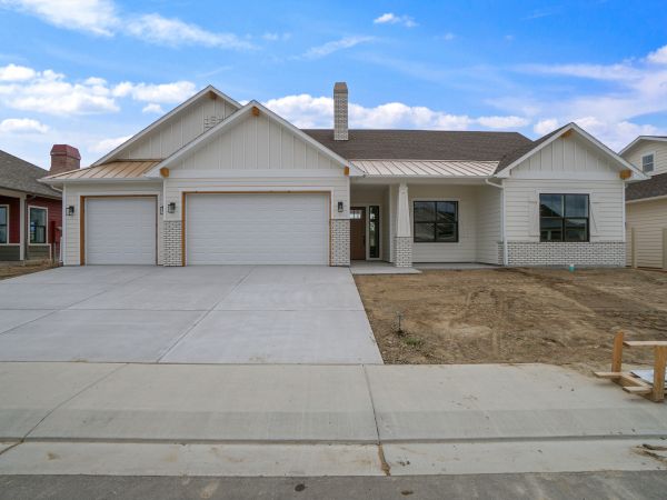 Cost of Driveway Apron Paving in Cabot